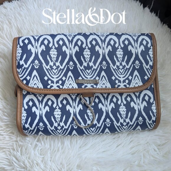 Stella & Dot, Hanging Travel Roll Organizer, Blue/White Ikat Print - Picture 1 of 13